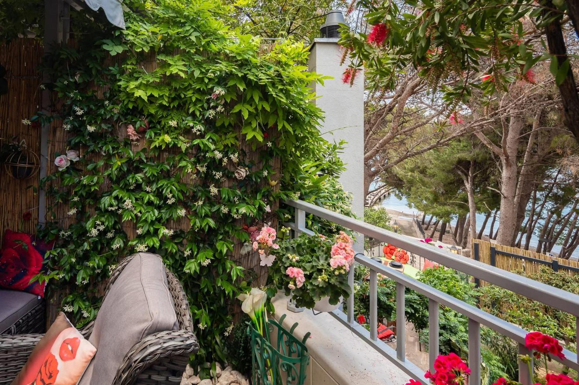 Beachfront Apartment Romilda Makarska Exterior photo